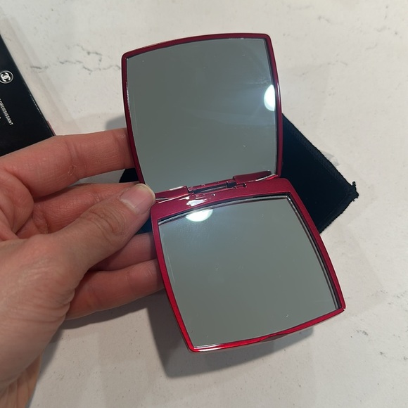 Chanel Red Beauty Compact Double Mirror - Picture 6 of 10